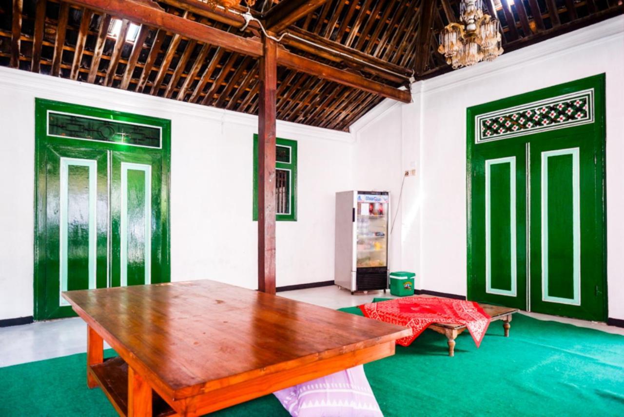 Reddoorz Syariah @ Ndalem Kembang Sore Yogyakarta Esterno foto
