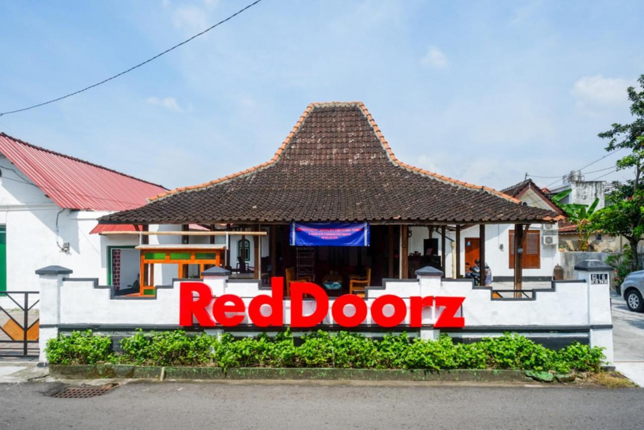 Reddoorz Syariah @ Ndalem Kembang Sore Yogyakarta Esterno foto